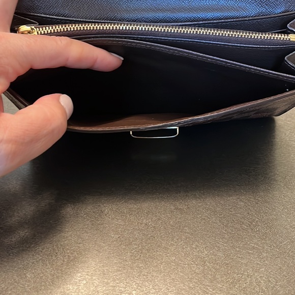 LOUIS VUITTON DAMIER SISTINA - CA3069. AUTHENTIC. Reposhed from @shopjrlux. - Picture 8 of 12